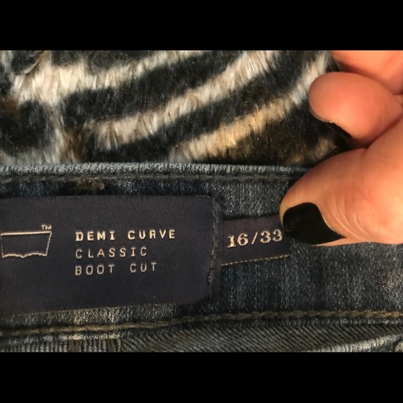Levi’s Demi Curve Classic Bootcut jeans - Picture 3 of 6